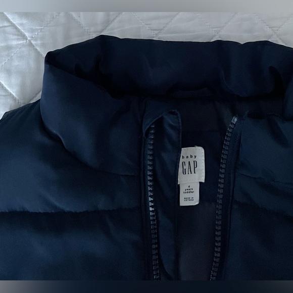 Gap Kids Boys Navy Blue Puffer Vest Size:4 - Picture 5 of 5